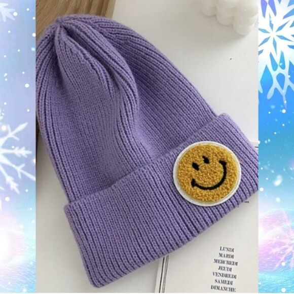 Purple Smiley Knit Beanie Winter Hat NWT - Picture 1 of 1